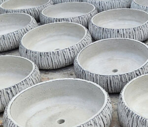chậu xi măng chịu tải cho cây thân gỗ