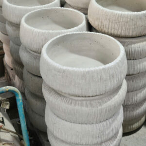 chậu xi măng hình oval trồng hoa mười giờ