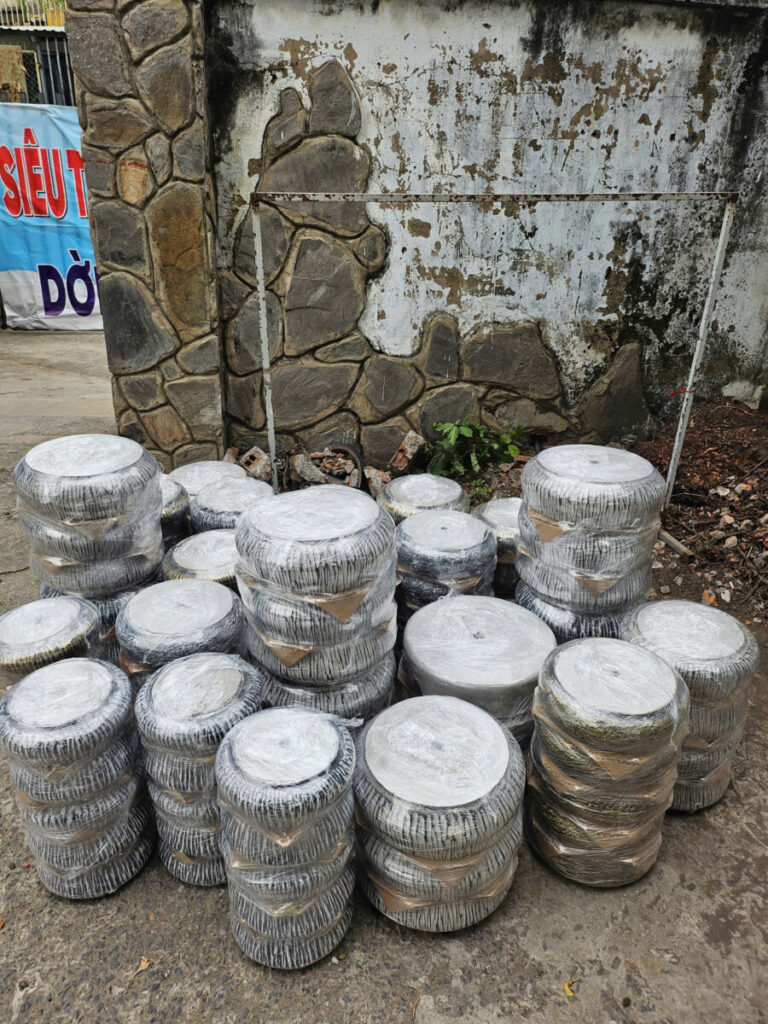 chậu xi măng để sảnh khách sạn cao cấp