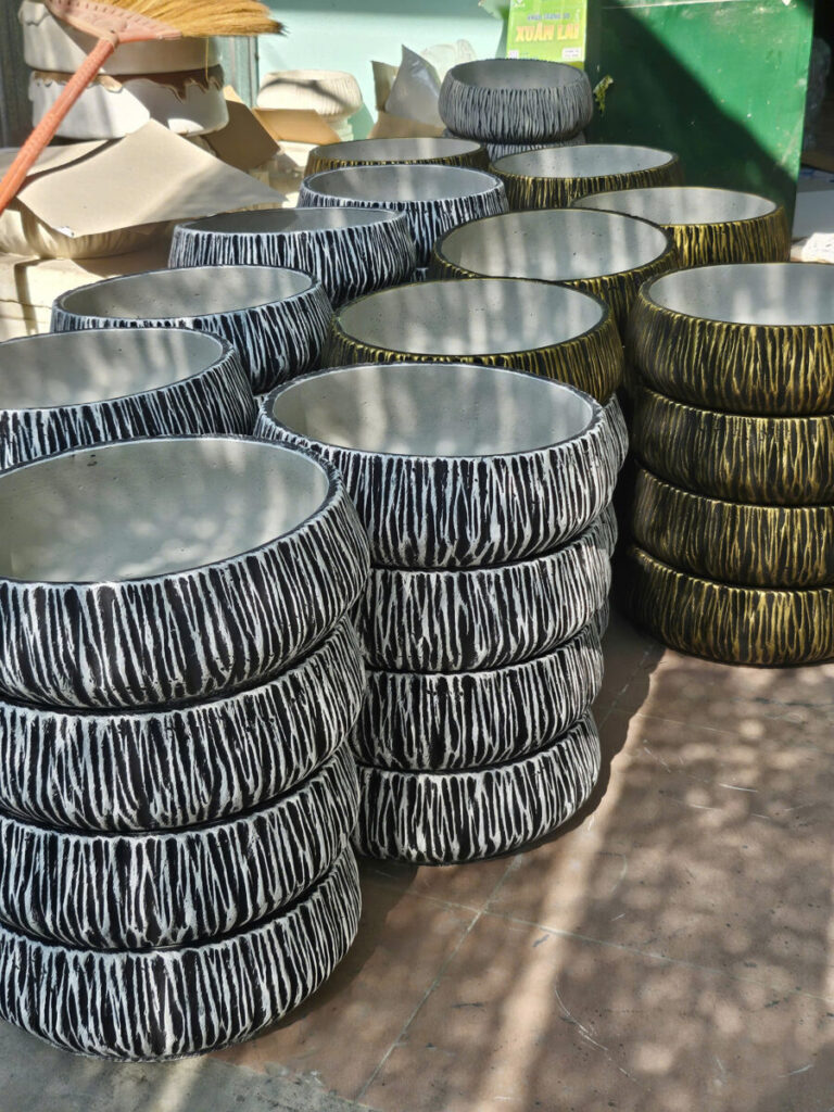 chậu xi măng kèm đất sạch trọn bộ