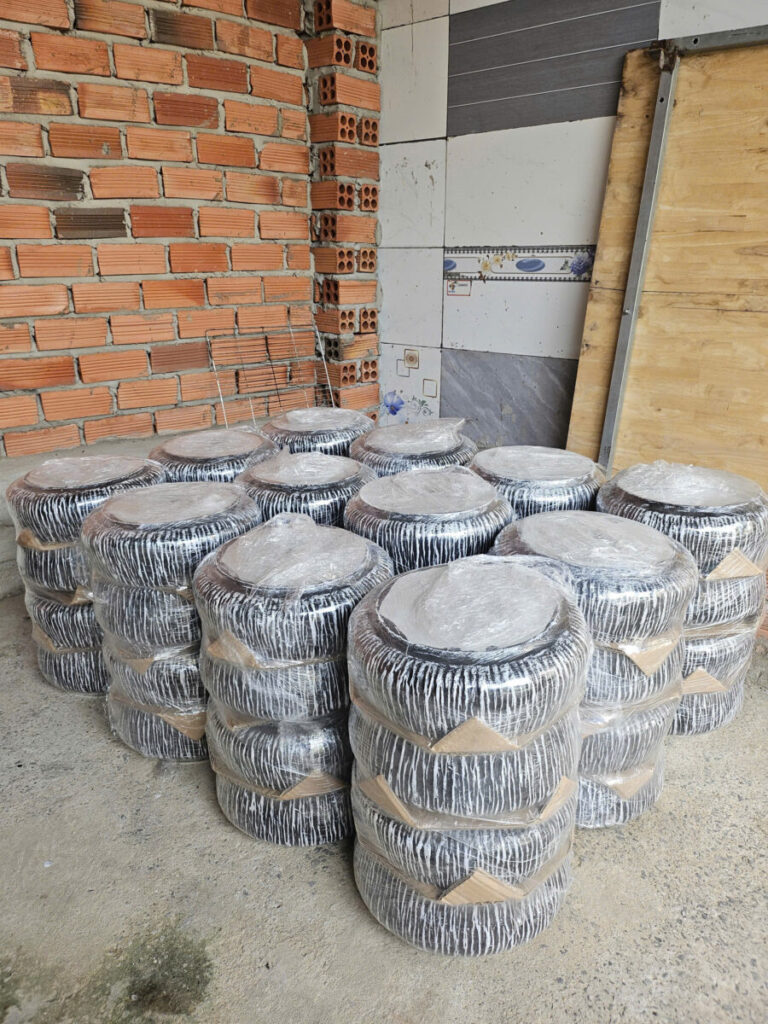 chậu xi măng xám đá nhám chống trơn